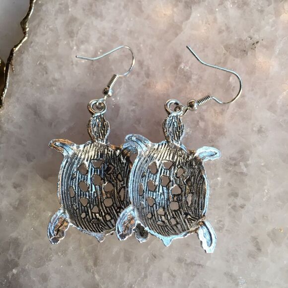 ADORABLE SILVER Plated Turtle Earrings! - Picture 11 of 16